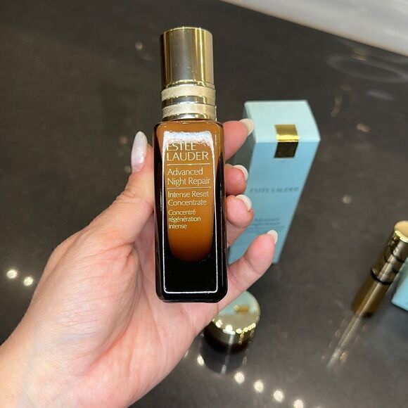 Estée Lauder Skin Care Bundle (4 Piece)- NWOT - Picture 3 of 7